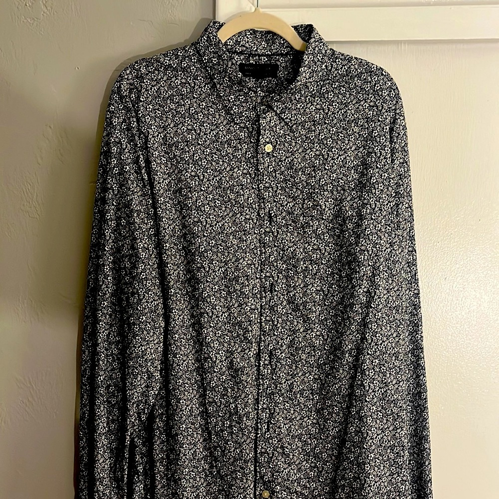 Mens paisley dress shirt. Black and white. Slim fit tailored fit. XL